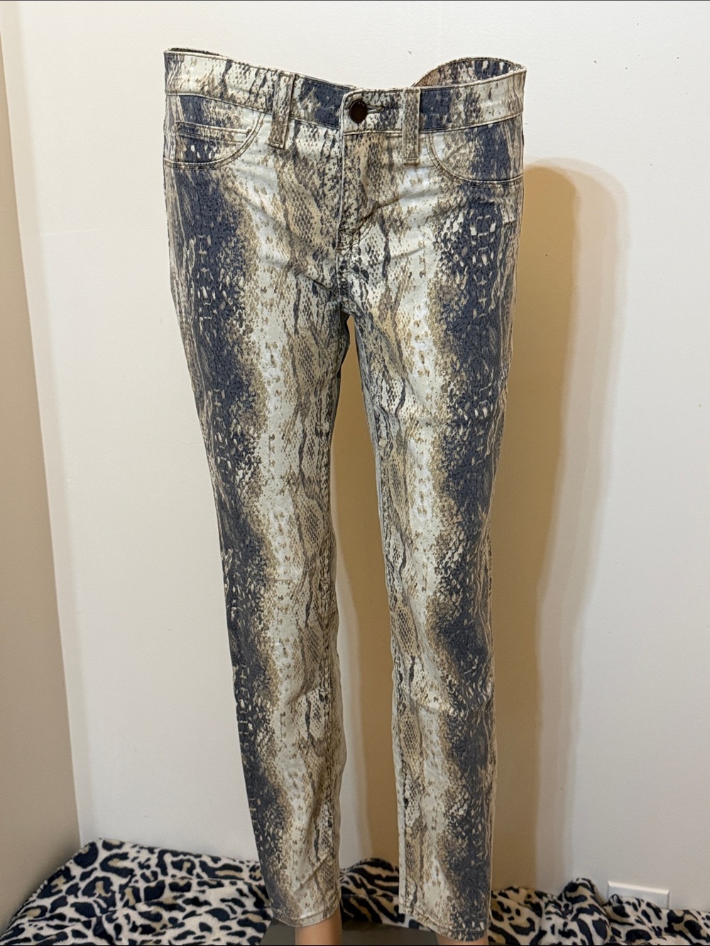Boston Proper Snake Print Faded Skinny Jeans in Taupe and Grey. Stretchy. NWOT.